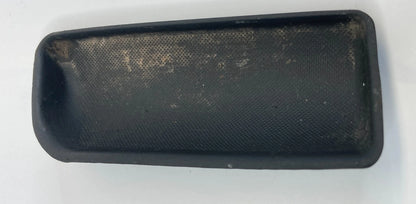 2006-2013 CHEVROLET IMPALA REAR RIGHT PULL HANDLE COVER SCREW CAP TRIM 10352912