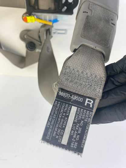 15-17 KIA SEDONA FRONT RIGHT PASSENGER SIDE SEAT BELT RETRACTOR 88820-A9500 OEM