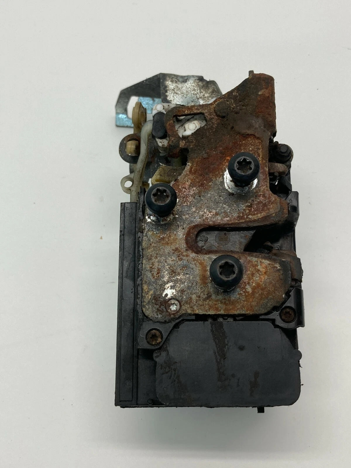 2004-2007 FORD FREESTAR MERCURY MONTEREY REAR LIFT GATE DOOR LATCH LOCK OEM