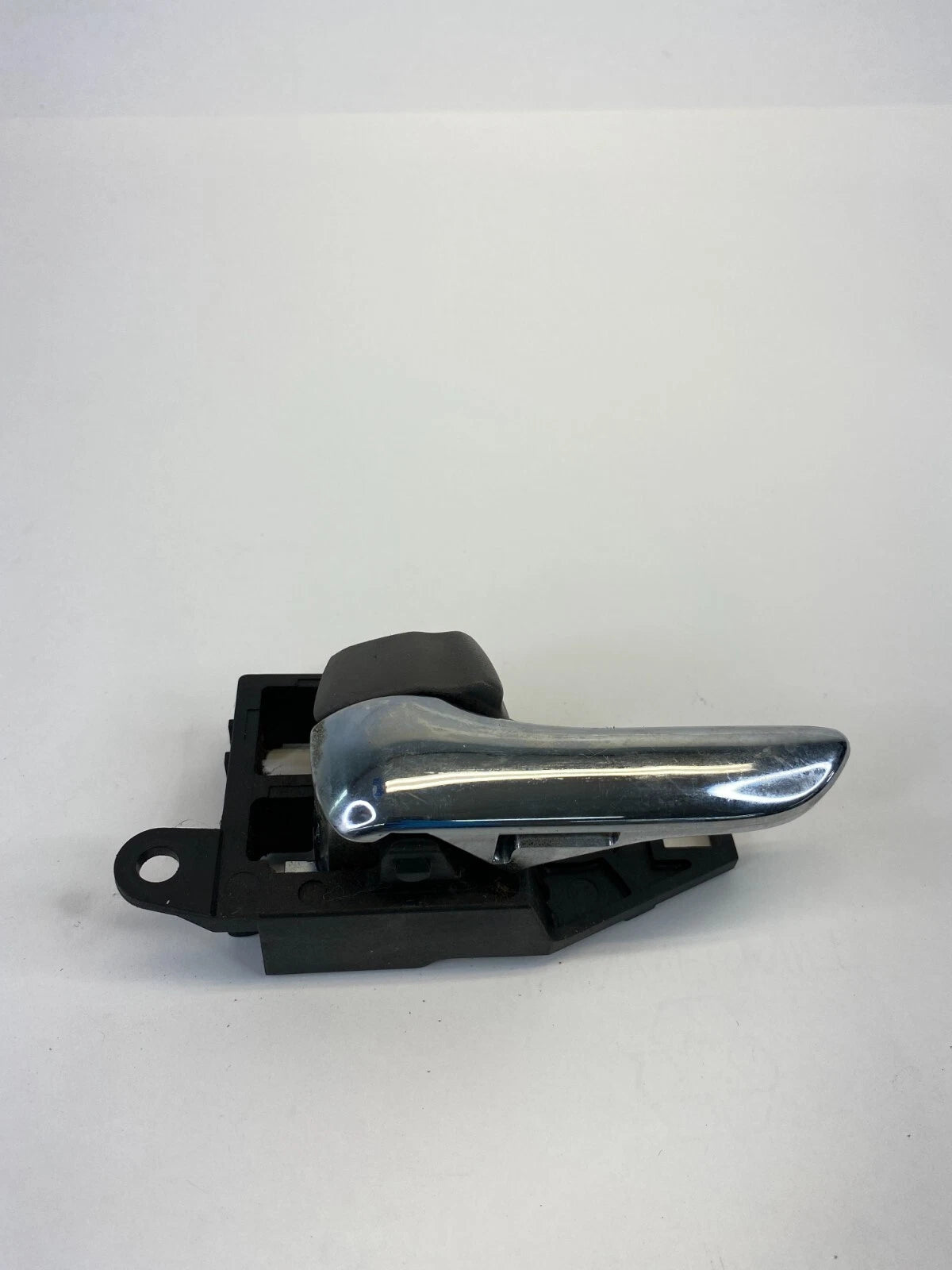 1998-2005 LEXUS GS300 REAR LEFT SIDE INTERIOR INNER DOOR HANDLE ASSEMBLY OEM