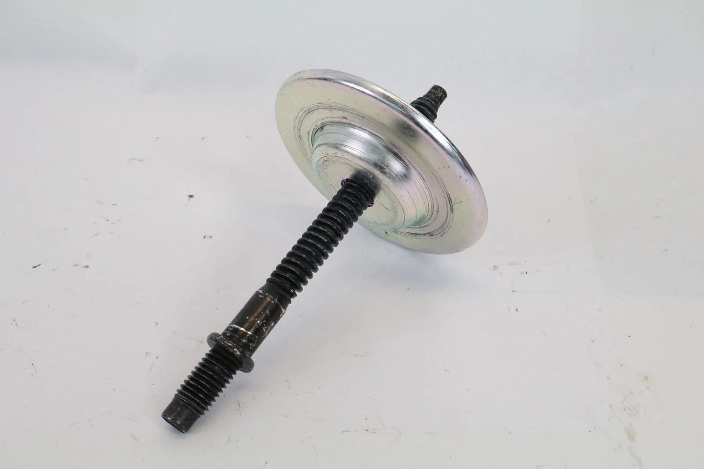 2016-2019 CHEVROLET CRUZE SPARE TIRE HOLD DOWN BOLT WHEEL RETAINER CLAMP OEM