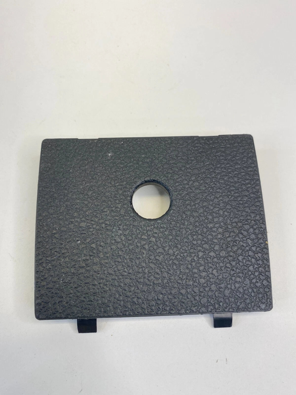 2012-2019 VOLKSWAGEN PASSAT REAR CENTER CONBSOLE TRIMN BRACKET COVER 561863080