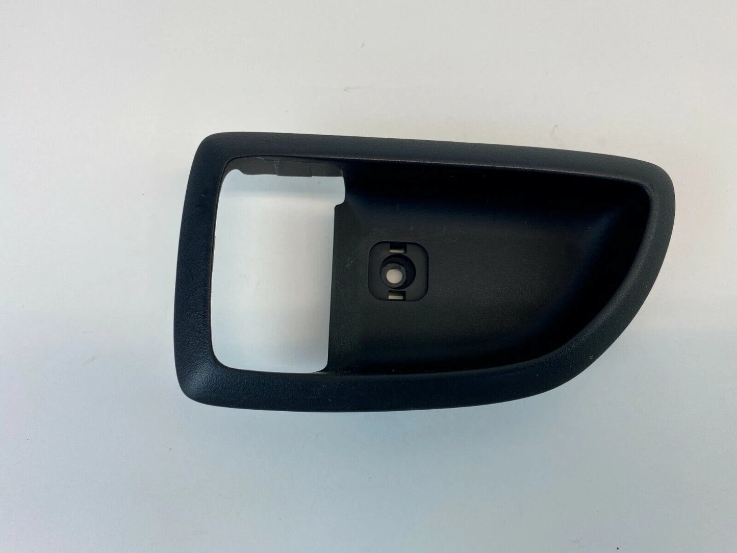2004 2005 2006 KIA AMANTI LEFT DRIVER SIDE INNER DOOR HANDLE COVER BEZEL OEM