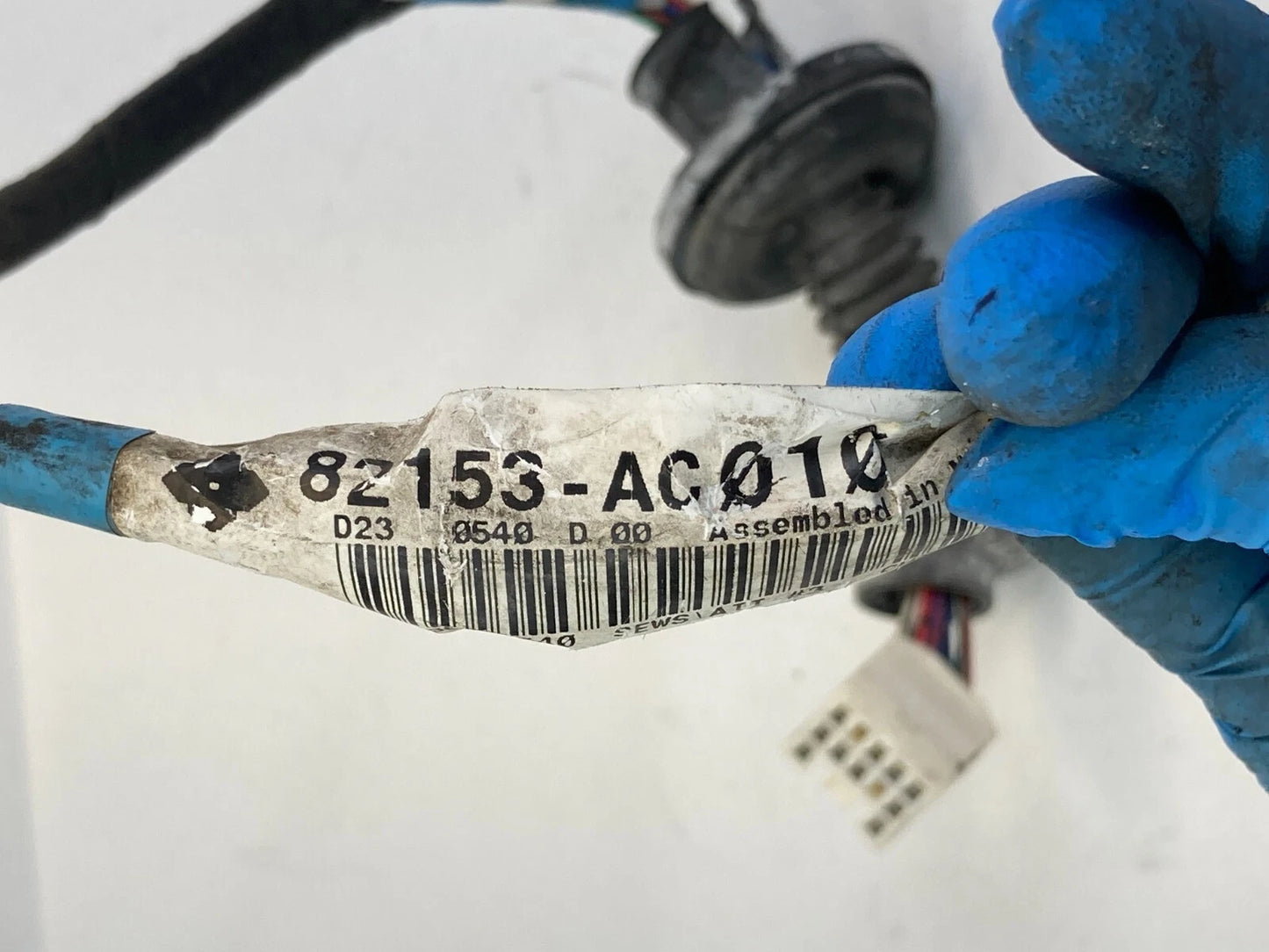 2000-2004 TOYOTA AVALON REAR RIGHT DOOR HARNESS WIRE WIRING CABLE 82153-AC010