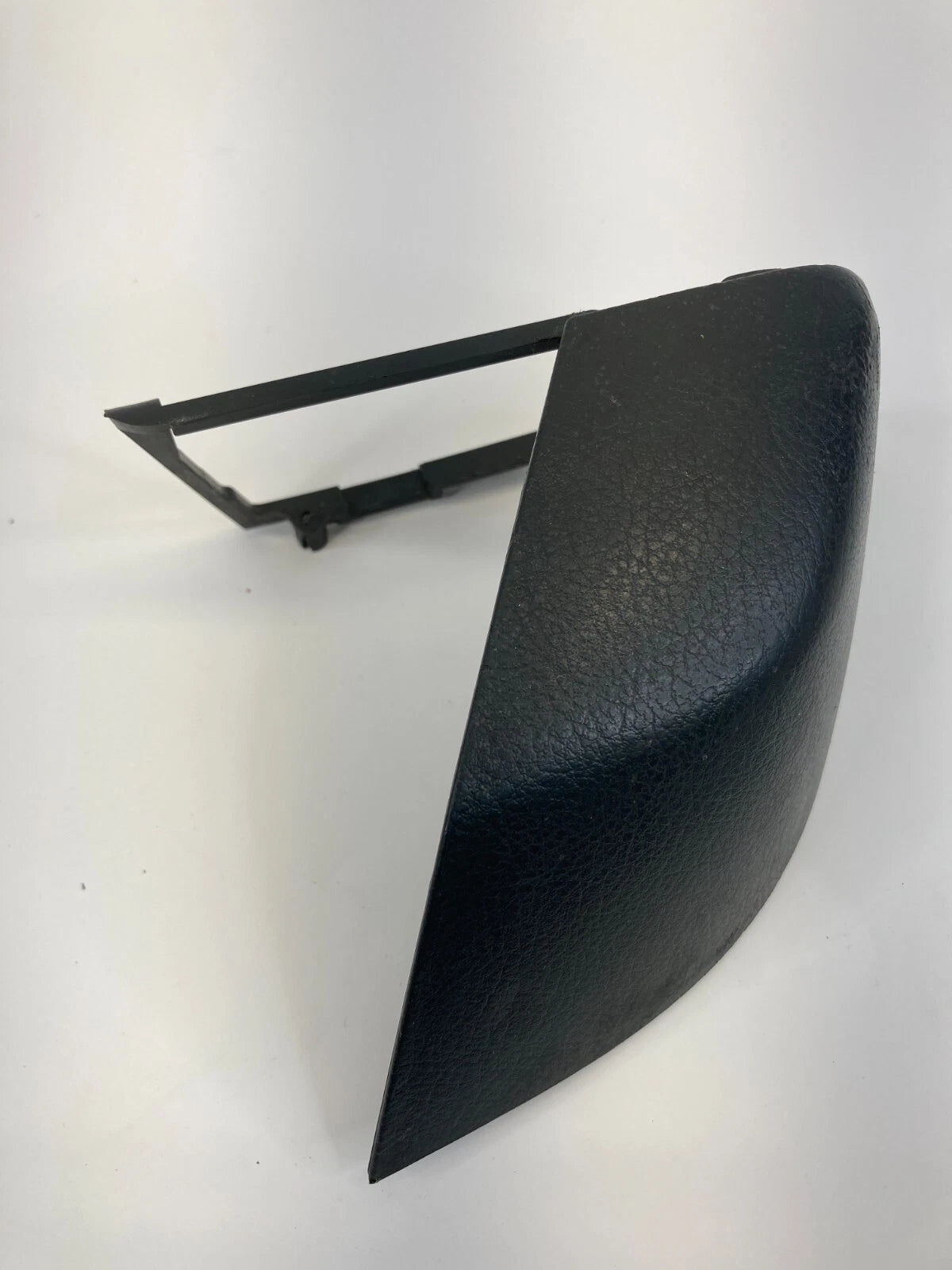 2009-2011 CHEVROLET AVEO FRONT LEFT DOOR POCKET ARMREST COVER TRIM 96649613 OEM