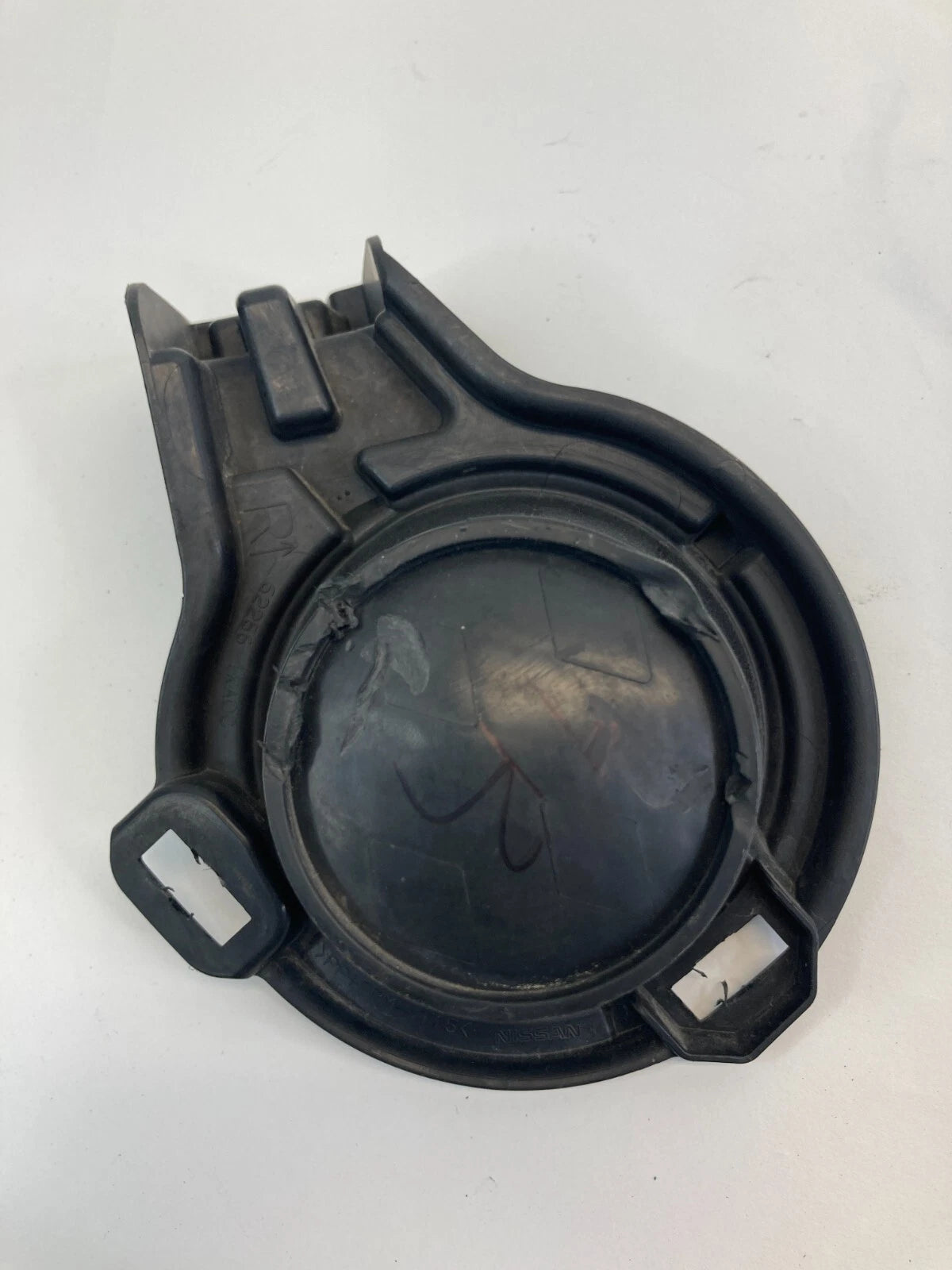 2011-2014 NISSAN JUKE FRONT BUMPER RIGHT SIDE FOG LIGHT BRACKET 62255-1KA0C OEM