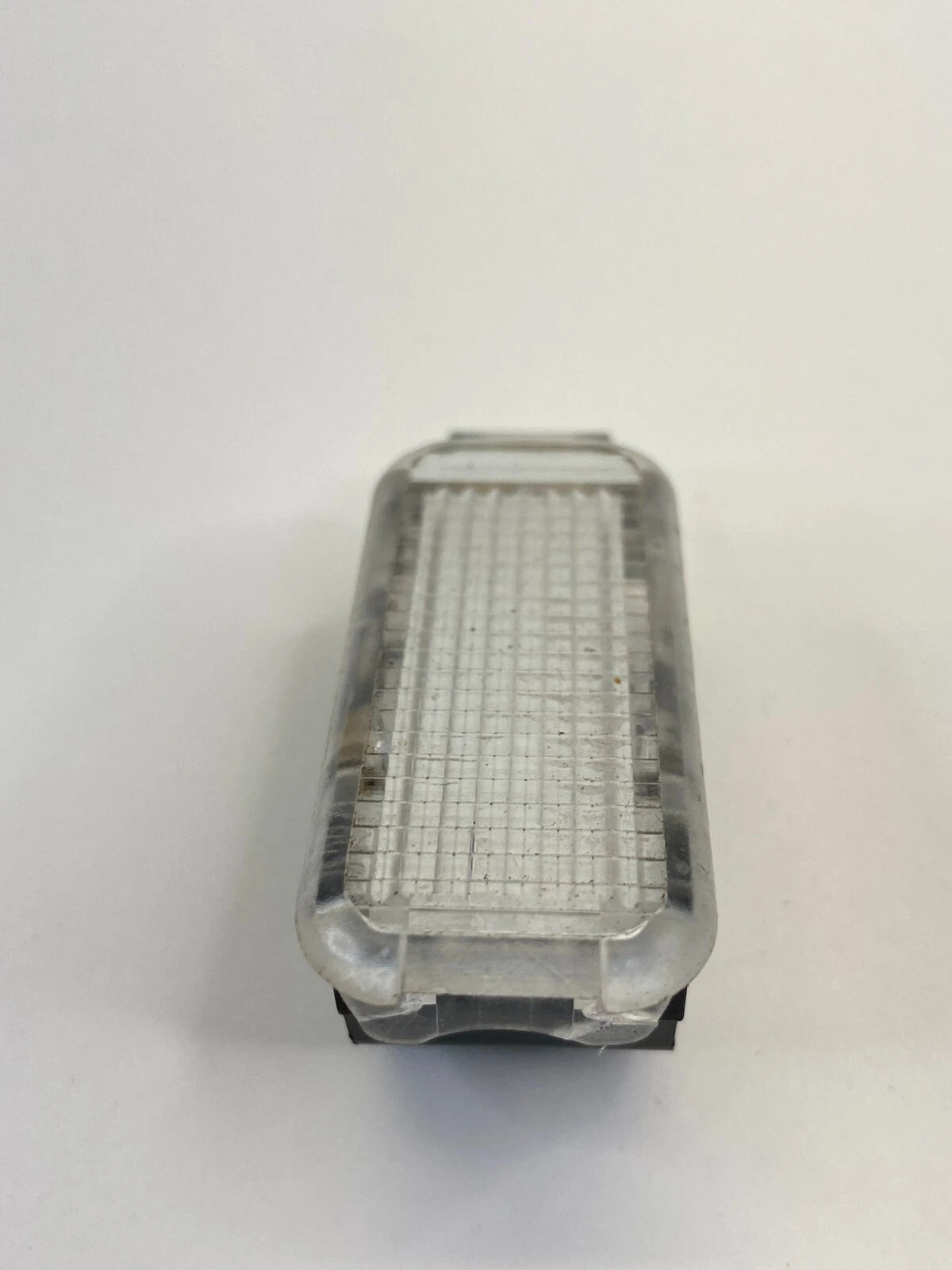 2001-2005 VOLKSWAGEN PASSAT WAGON 4-DR REAR RIGHT DOOR COURTESY LIGHT 3B0947415B