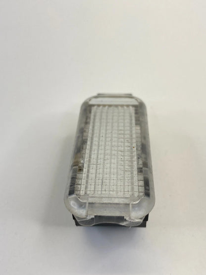 2001-2005 VOLKSWAGEN PASSAT WAGON 4-DR REAR RIGHT DOOR COURTESY LIGHT 3B0947415B