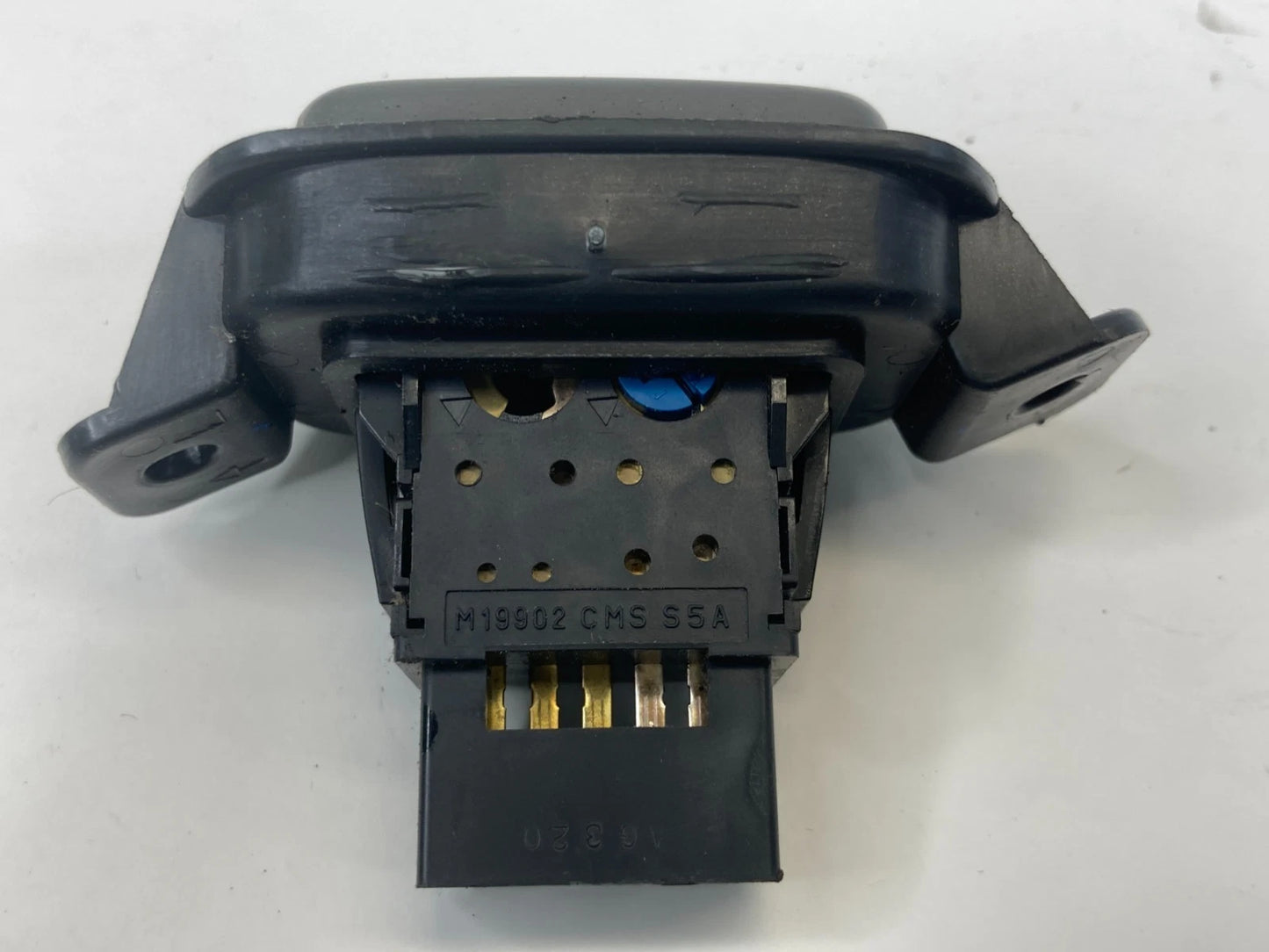 06-08 HONDA RIDGELINE DASH MOUNTED CARGO LIGHT CONTROL SWITCH BUTTON M19902 OEM