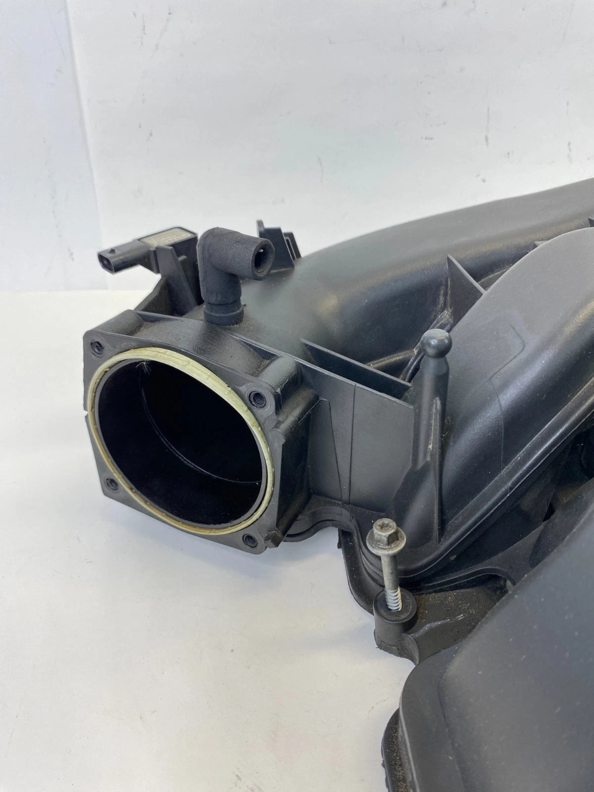 2011-2015 DODGE DURANGO 3.6L V6 A/T UPPER PLENUM INTAKE MANIFOLD ASSY OEM