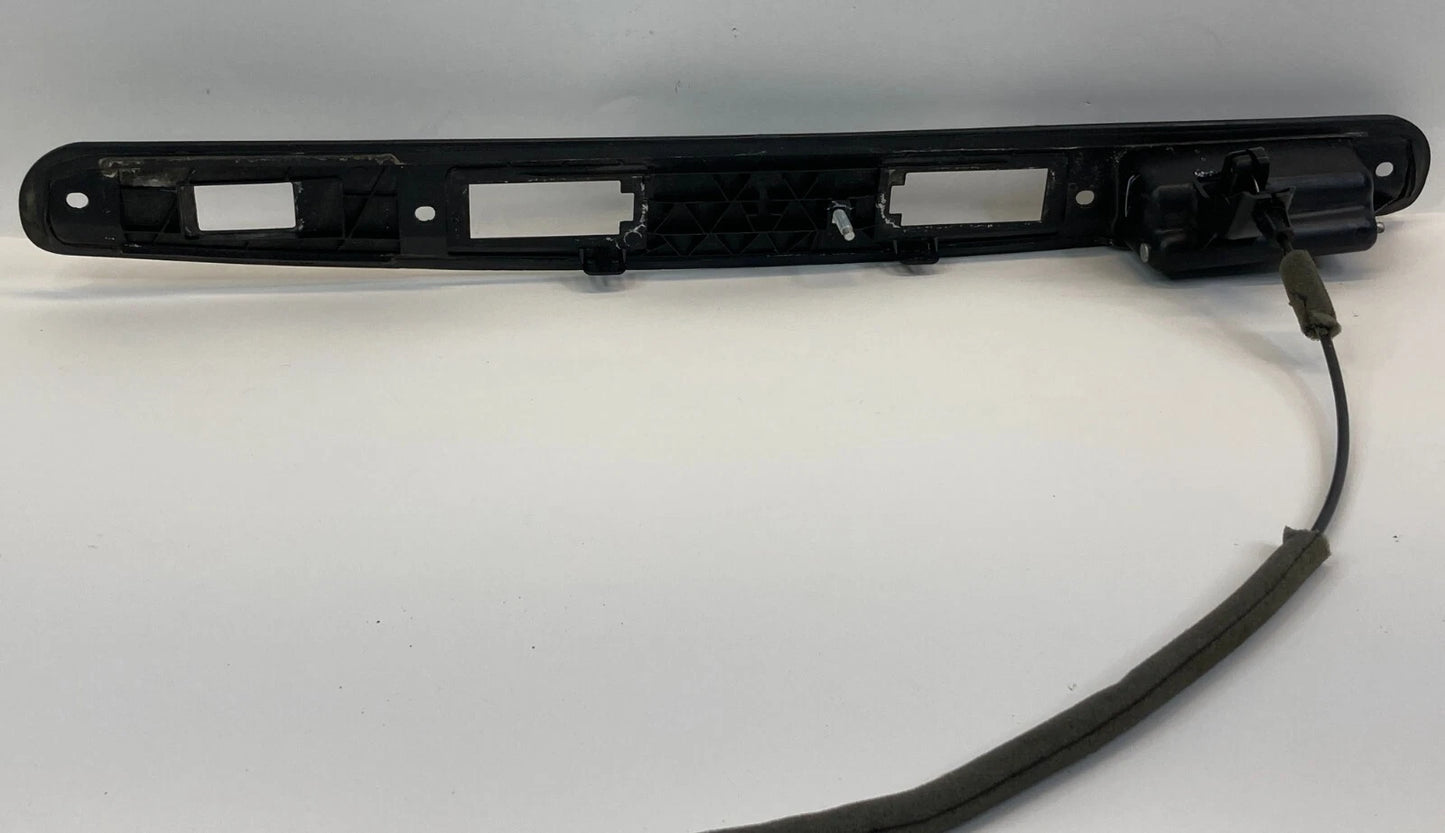2011 DODGE JOURNEY REAR LIFTGATE HANDLE MOLDING TRIM LICENSE LAMP 05178320AC OEM