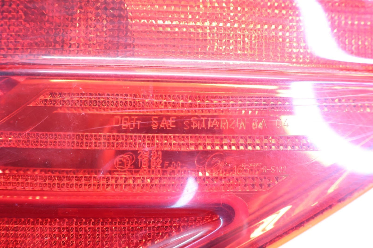 2006-2010 MERCEDES W251 R350 REAR RIGHT PASSENGER OUTER TAIL LIGHT TAILLIGHT OEM