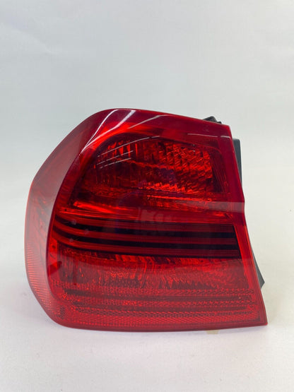 2007 2008 BMW 328i Sedan Left Side Tail Light Taillight Tail Lamp Outer I090028