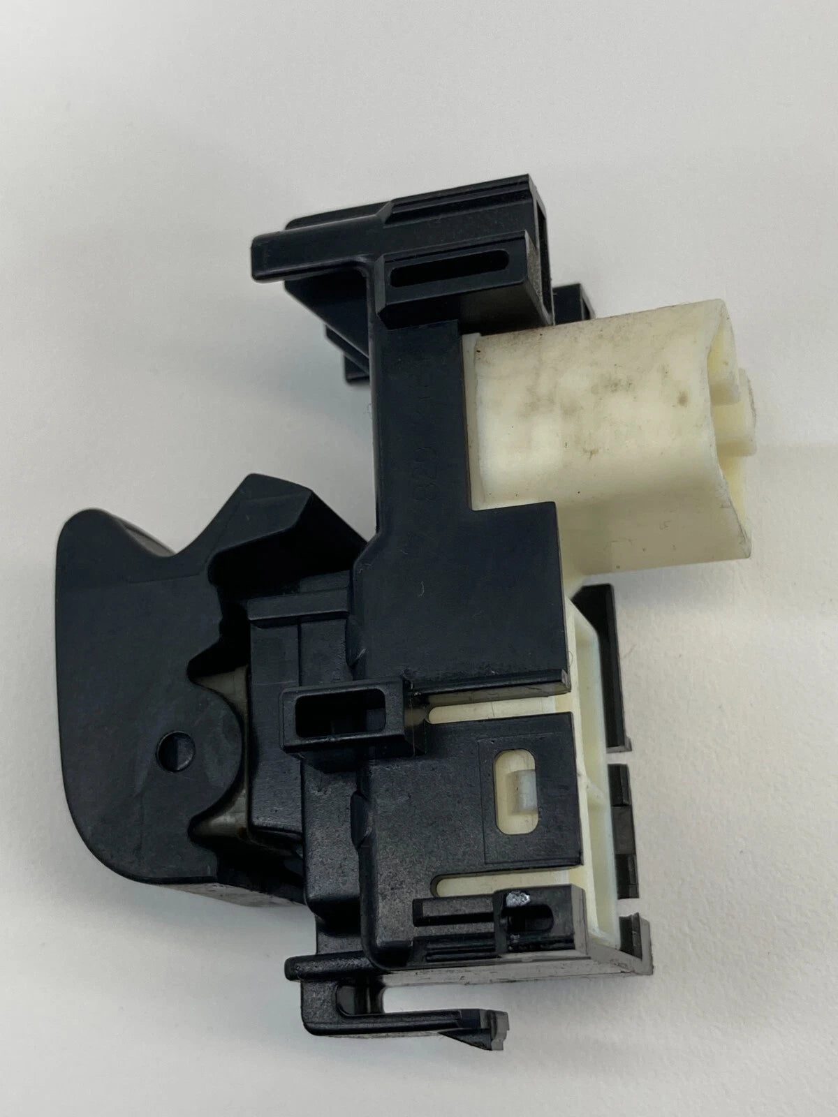 09-22 TOYOTA COROLLA 06-18 RAV4 REAR RIGHT SIDE DOOR POWER WINDOW BUTTON SWITCH