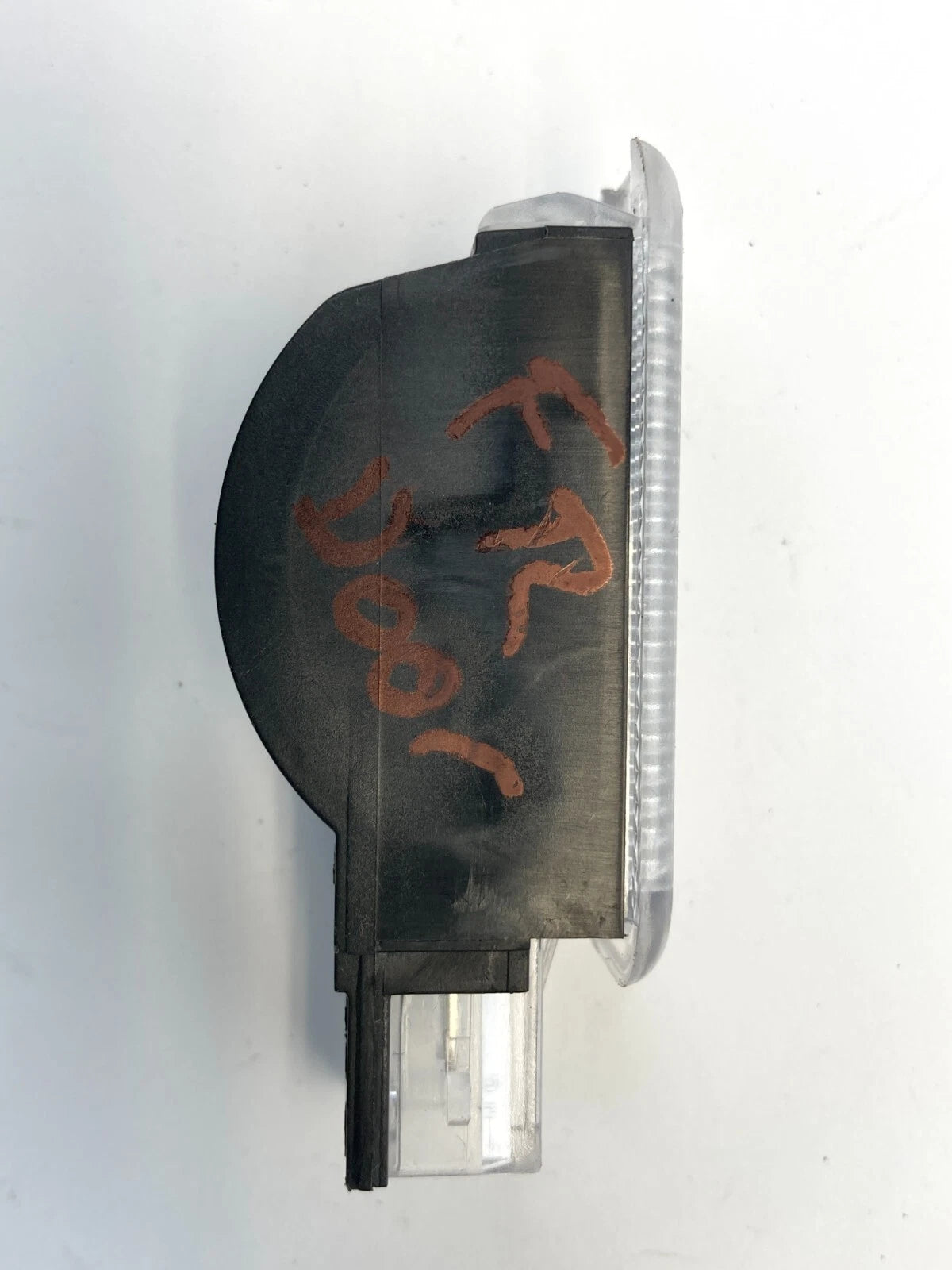 03-16 AUDI A4 QUATTRO FRONT RIGHT INNER DOOR COURTESY LIGHT LAMP 4B0947415A OEM