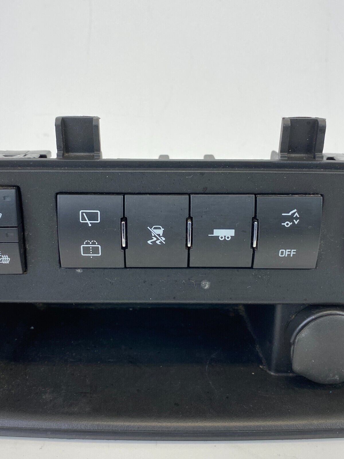 2008-2012 Buick Enclave Center Dash Console Heated Seat Traction Switch 25944077