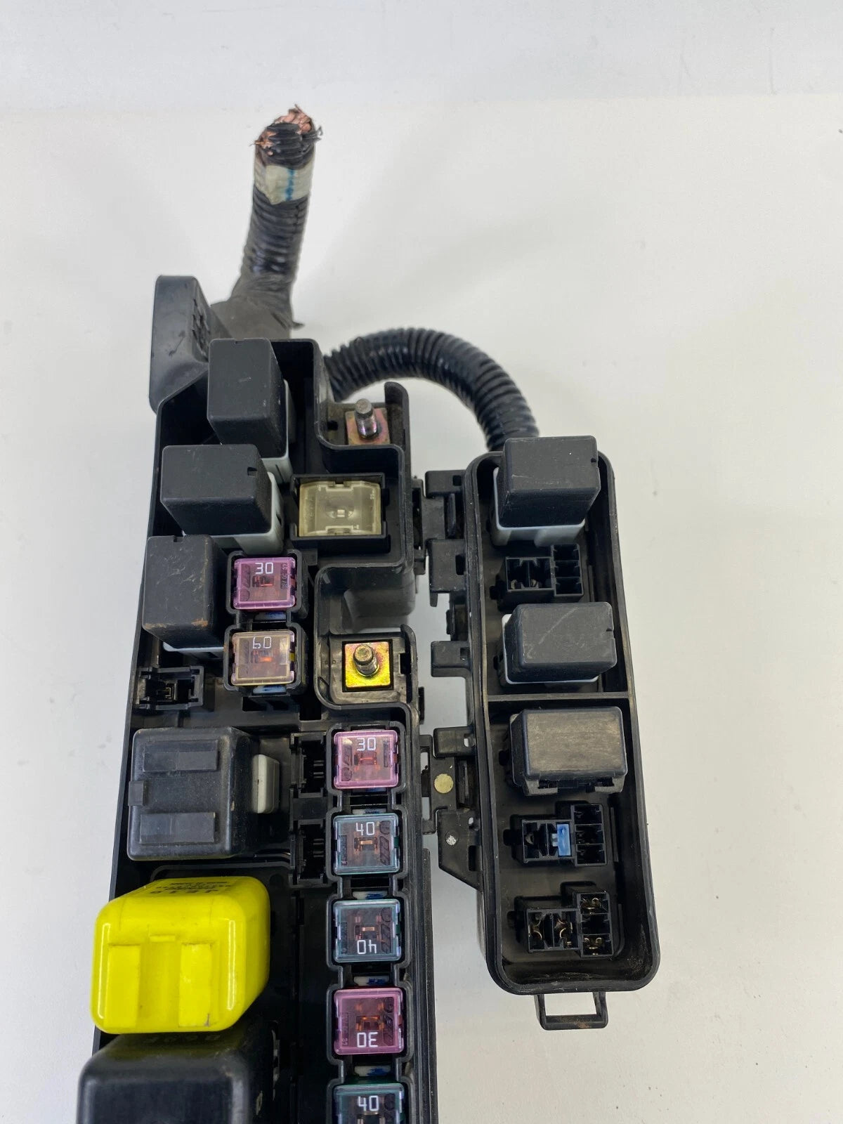 2000 2001 MAZDA MPV 2.5L V6 A/T FWD UNDER HOOD FUSE BOX RELAY JUNCTION BLOCK OEM