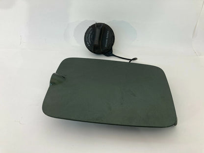 03 04 05 06 07 08 09 KIA SORENTO FUEL FILLER TANK DOOR GAS LID COVER ASSEMBLY
