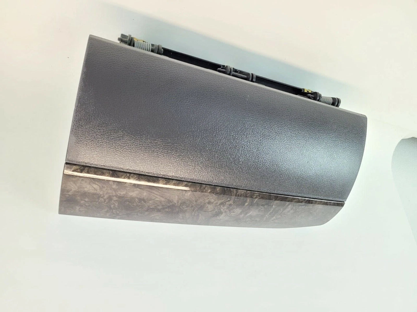 2008-2010 DODGE GRAND CARAVAN TOWN & COUNTRY UPPER GLOVE BOX DOOR 70861XDV OEM