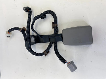 2016-2019 TOYOTA COROLLA FRONT RIGHT SEAT BELT BUCKLE END UNIT OEM FACTORY B620