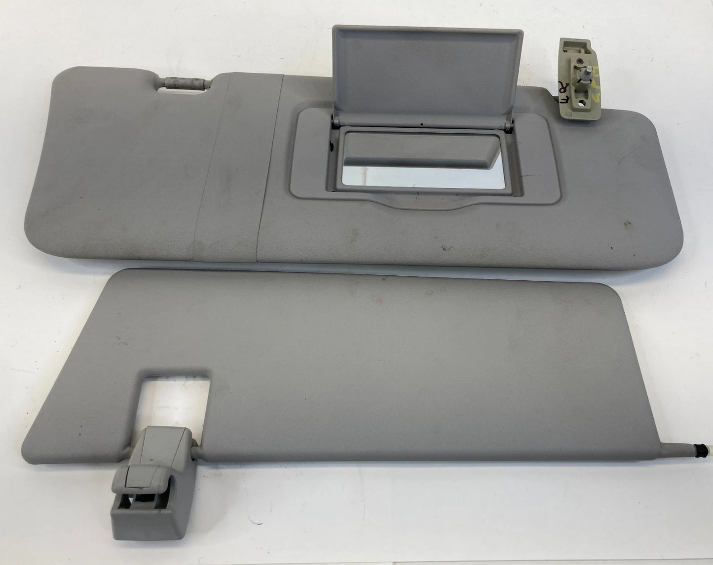 2007-2012 MERCEDES-BENZ GL450 ROOF RIGHT SUNVISOR SUN VISOR SHADE OEM