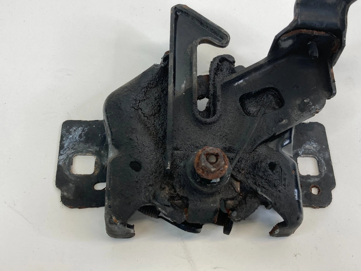 2001-2007 FORD ESCAPE FRONT HOOD BONNET LOCK LATCH RELEASE YL84-16A770-AAOEM