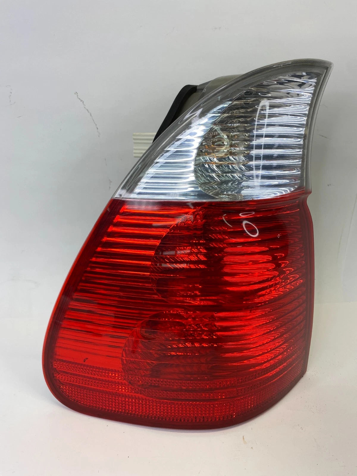 2004 2005 2006 BMW X5 LEFT OUTER SIDE TAIL LIGHT TAILLIGHT LAMP 63217164469 OEM