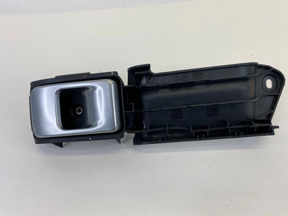 2003-2005 RANGE ROVER REAR RIGHT PASSENGER INTERIOR DOOR HANDLE OEM 7026622