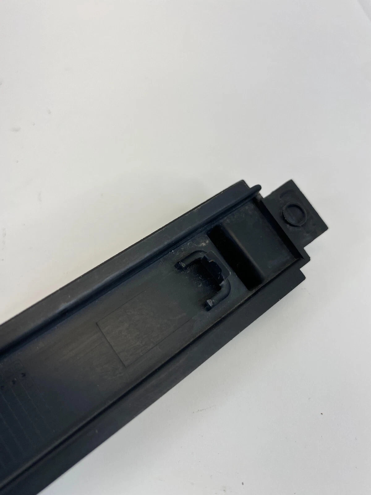2006-20141 HONDA CIVIC LID FRAME NUMBER COVER TRIM BEZEL ASSY 74205SNAA002 OEM