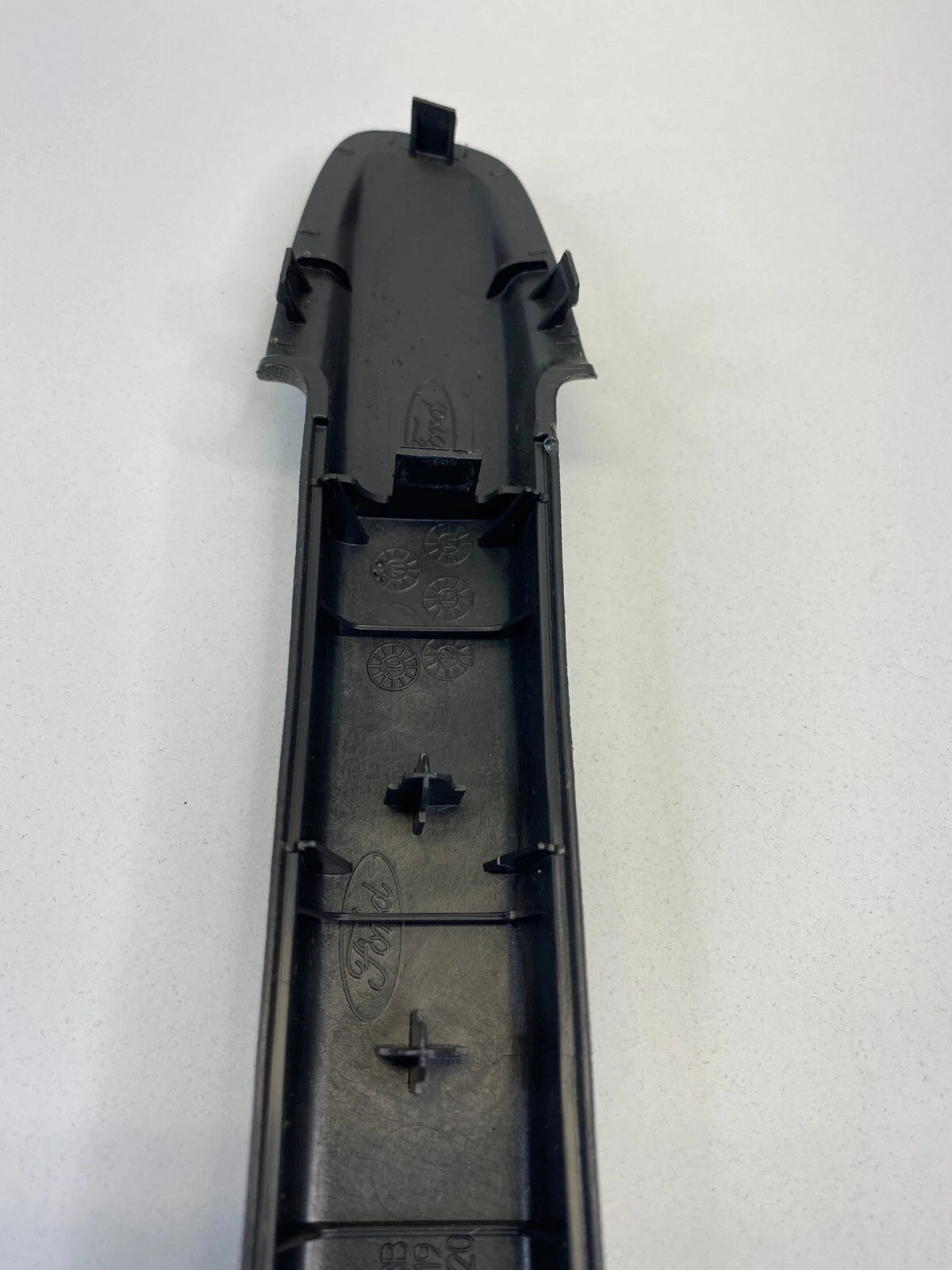 2012-2018 FORD FOCUS HATCHBACK RIGHT EXTERIOR DOOR HANDLE BEZEL S16889719 OEM