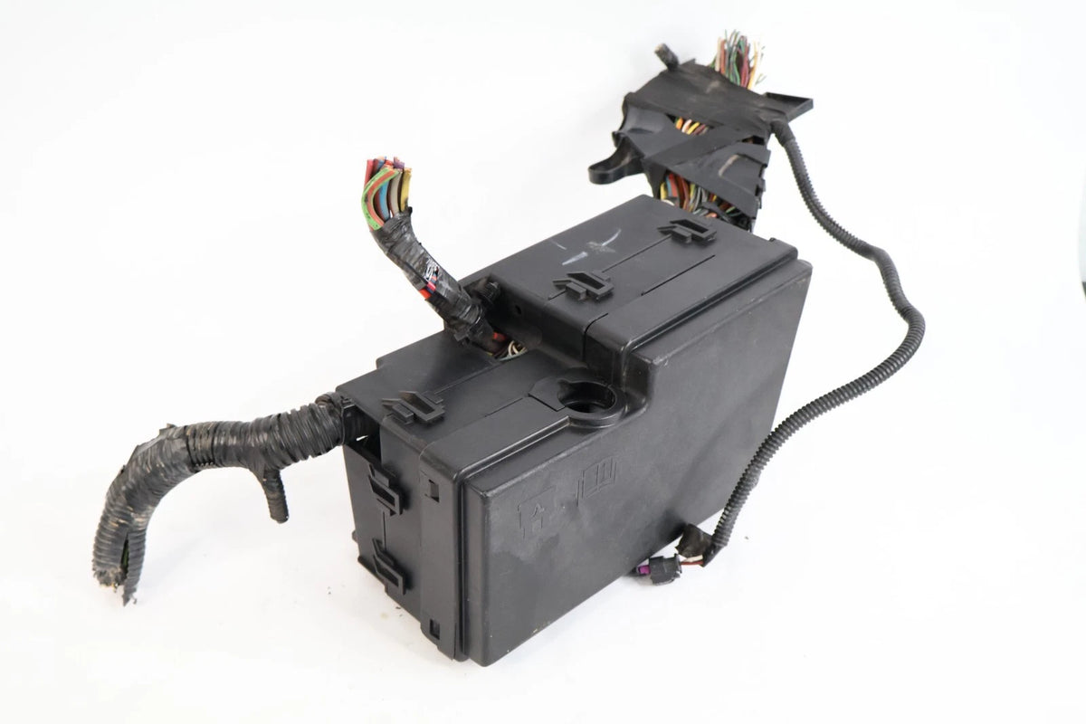 2013-2016 FORD ESCAPE 1.6L L4 ENGINE COMPARTMENT FUSE BOX RELAY JUNCTION BLOCK