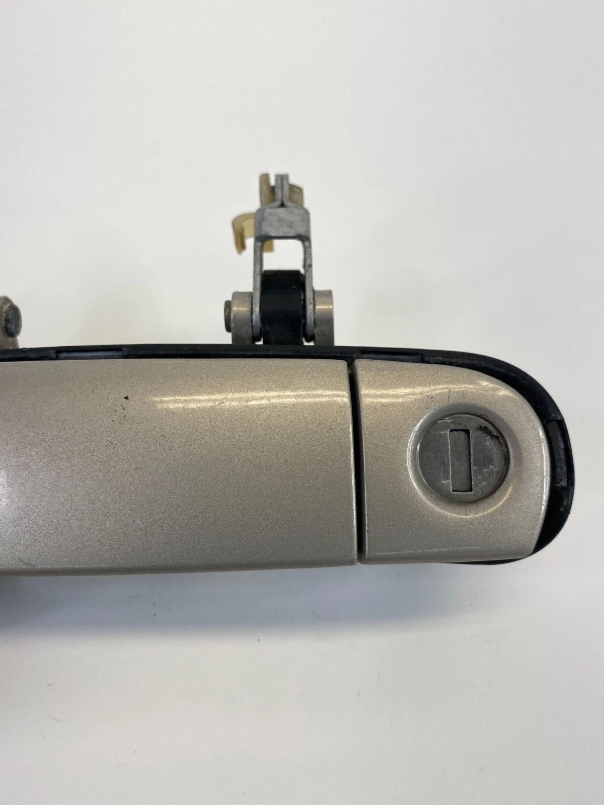 98-04 AUDI A6 QUATTRO FRONT LEFT DRIVER SIDE EXTERIOR DOOR HANDLE 4B1837885 OEM