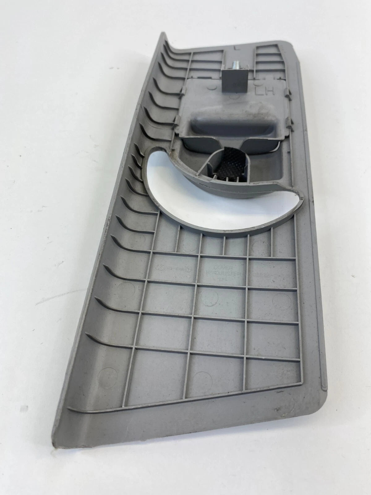 07-10 HYUNDAI ELANTRA FRONT LEFT DRIVER B PILLAR SEAT BELT ADJUSTER COVER TRIM