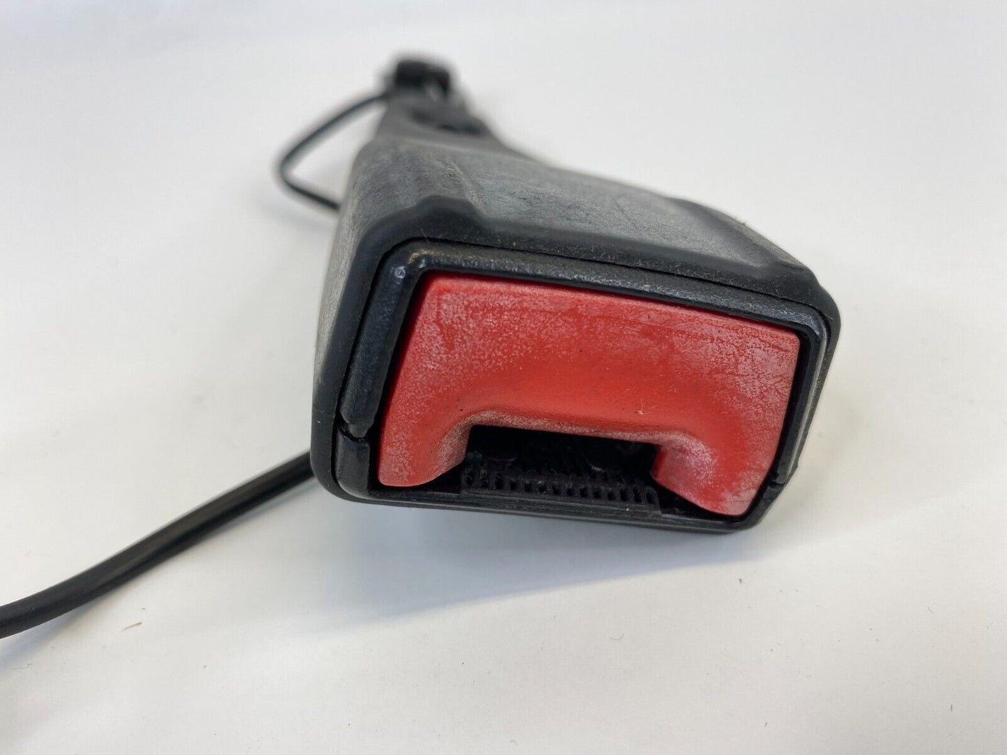 2011-2016 Chevrolet Cruze Front Left Driver Side Seat Belt Buckle