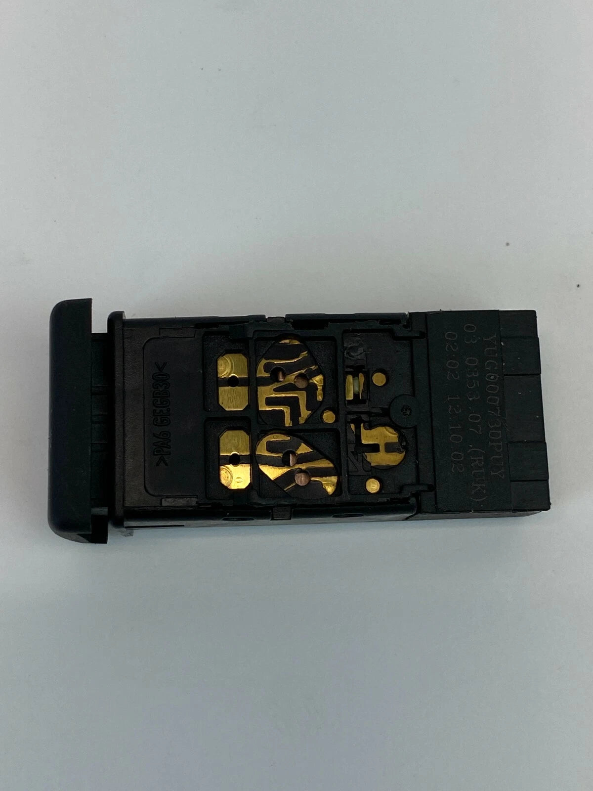 03 04 LAND ROVER DISCOVERY HAZARD WARNING LIGHT CONTROL SWITCH BUTTON YUG000730P