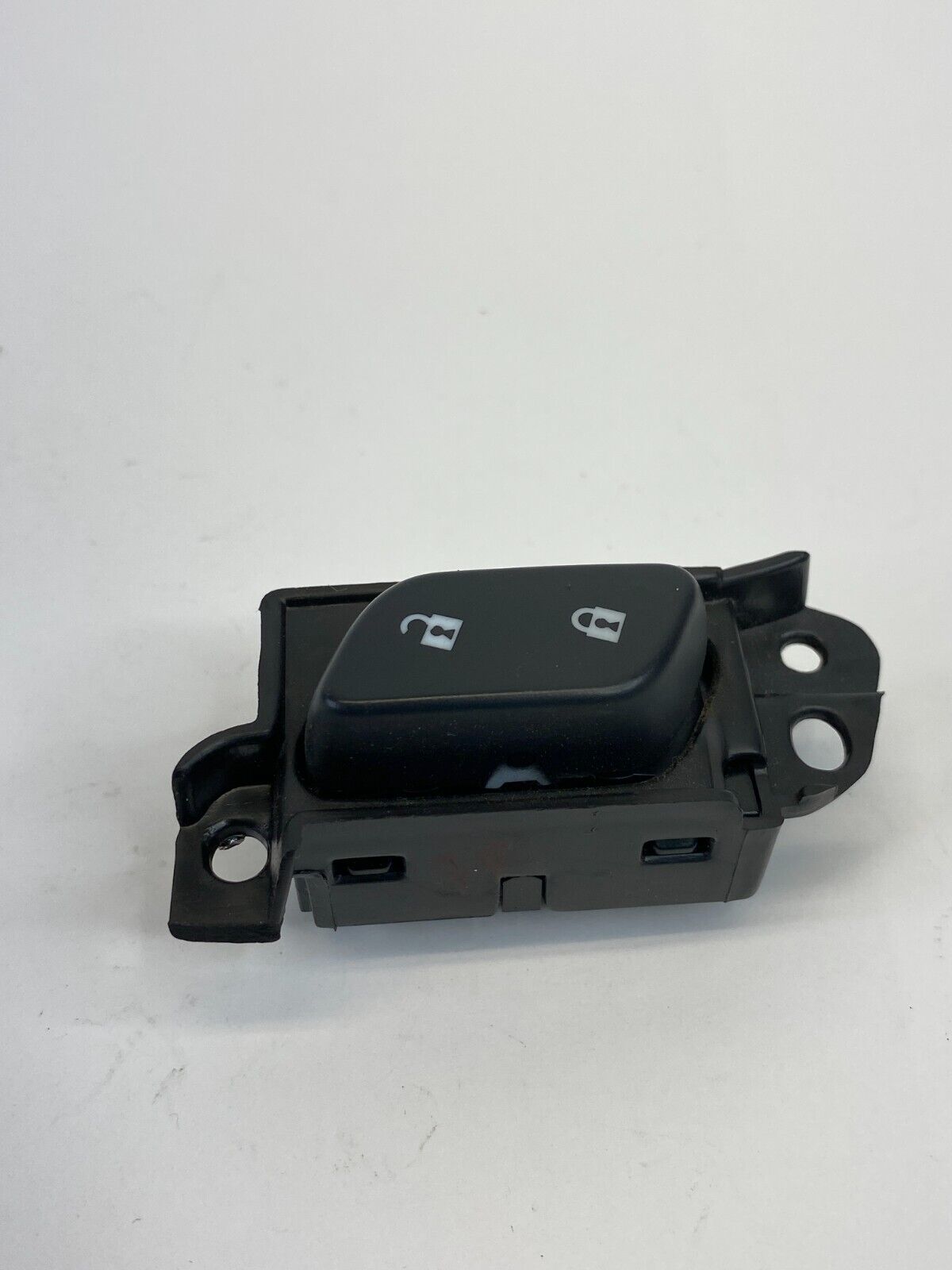 2013-2015 Chevrolet Malibu Front Right Side Door Lock Control Switch 22903983