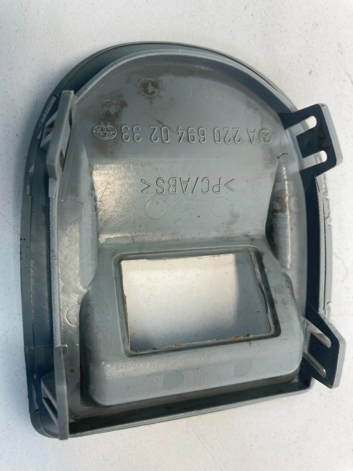 00-06 MERCEDES-BENZ S500 LEFT CHILD SEAT SAFETY ANCHOR HOOK COVER A2206940233