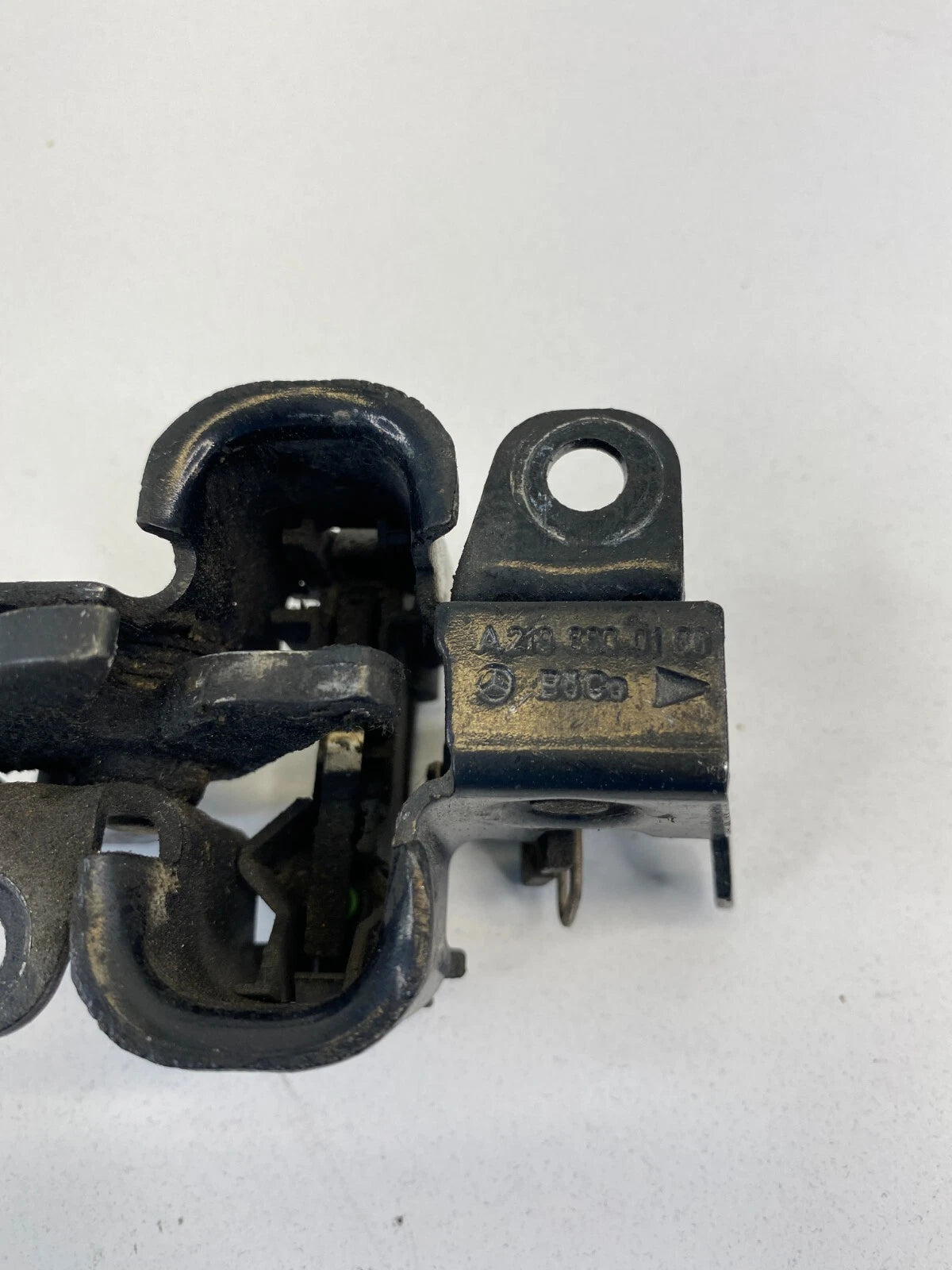 2006-2011 MERCEDES ML350 FRONT HOOD BONNET LOWER LATCH LOCK CATCH PAIR SET OEM