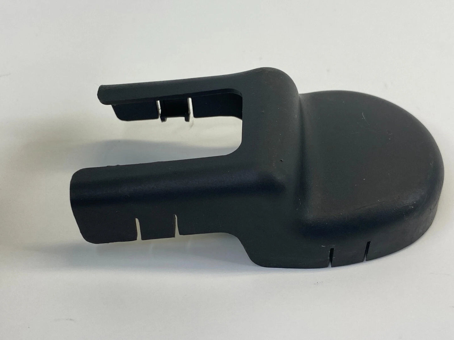 11-16 HYUNDAI ELANTRA FRONT LEFT SEAT INNER TRACK END CAP COVER 88567-3X000 OEM