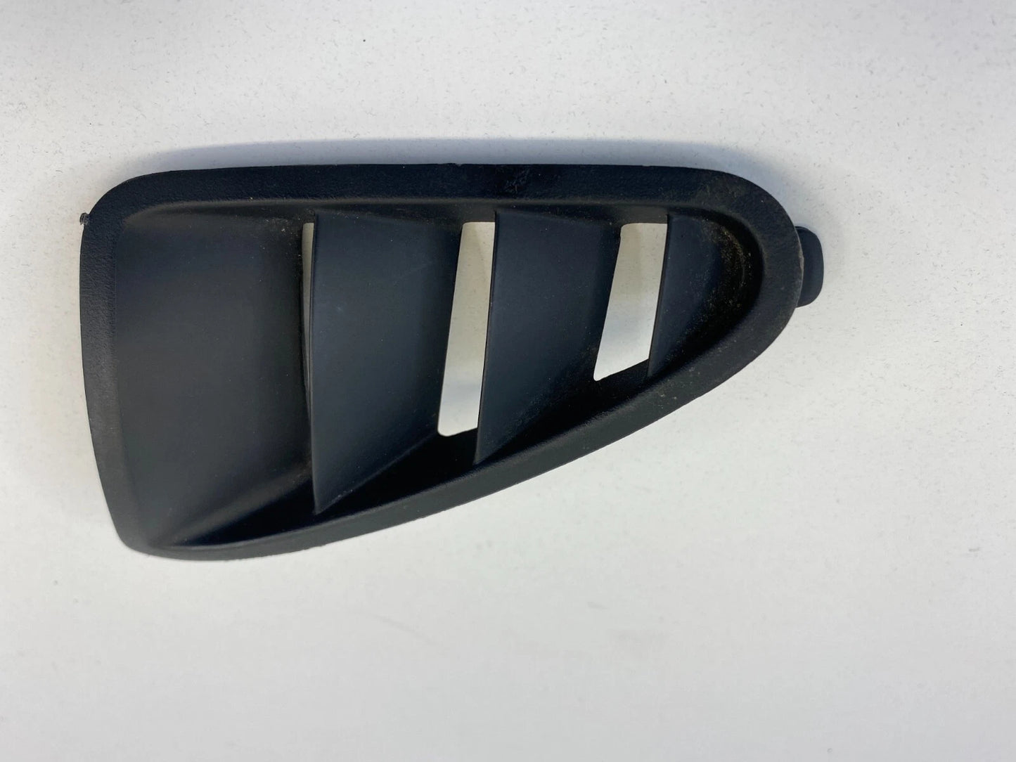 2004-2008 MAZDA 3 MAZDA3 DASH RIGHT SIDE AC AIR VENT DEFROSTER GRILLE TRIM OEM