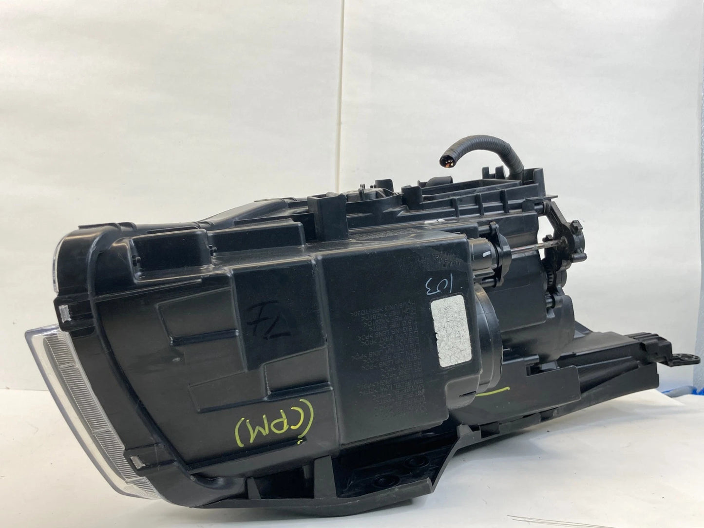 2016-2018 KIA SORENTO LEFT SIDE HEADLIGHT HALOGEN W/ GUIDE LED 92101-C6 OEM