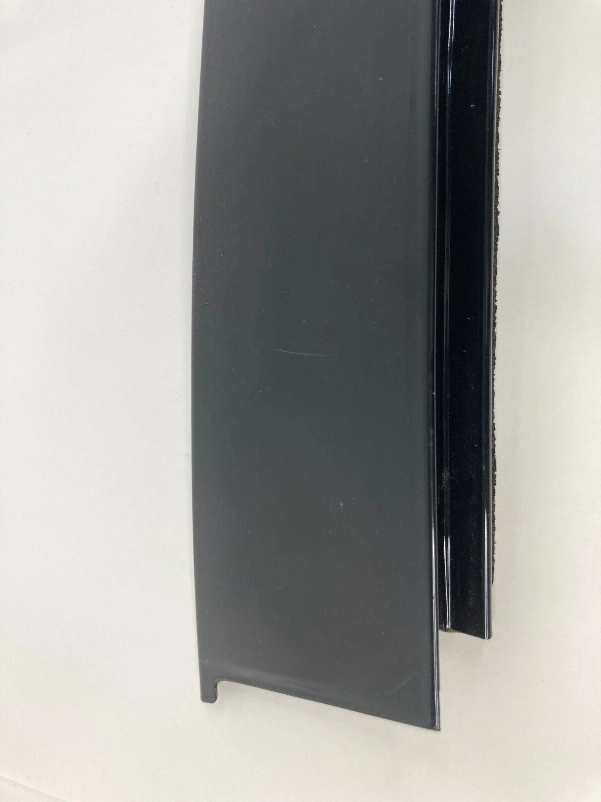 11-17 BUICK REGAL REAR LEFT SIDE DOOR B-PILLAR EXTERIOR MOLDING TRIM 315433078
