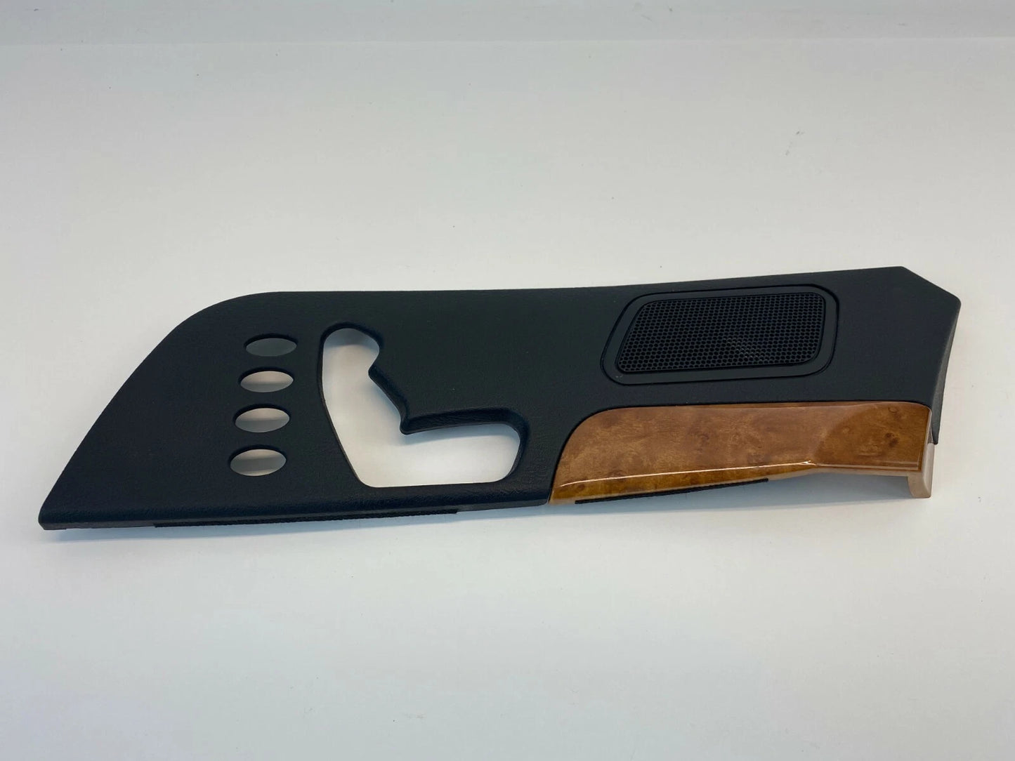 04-06 KIA AMANTI FRONT LEFT SIDE DOOR SEAT SWITCH BEZEL TRIM MOLDING 82332-3F010
