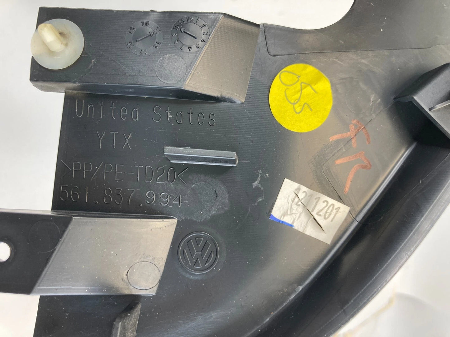 2012-2019 VOLKSWAGEN PASSAT FRONT RIGHT SIDE MIRROR INNER CORNER COVER 561837994