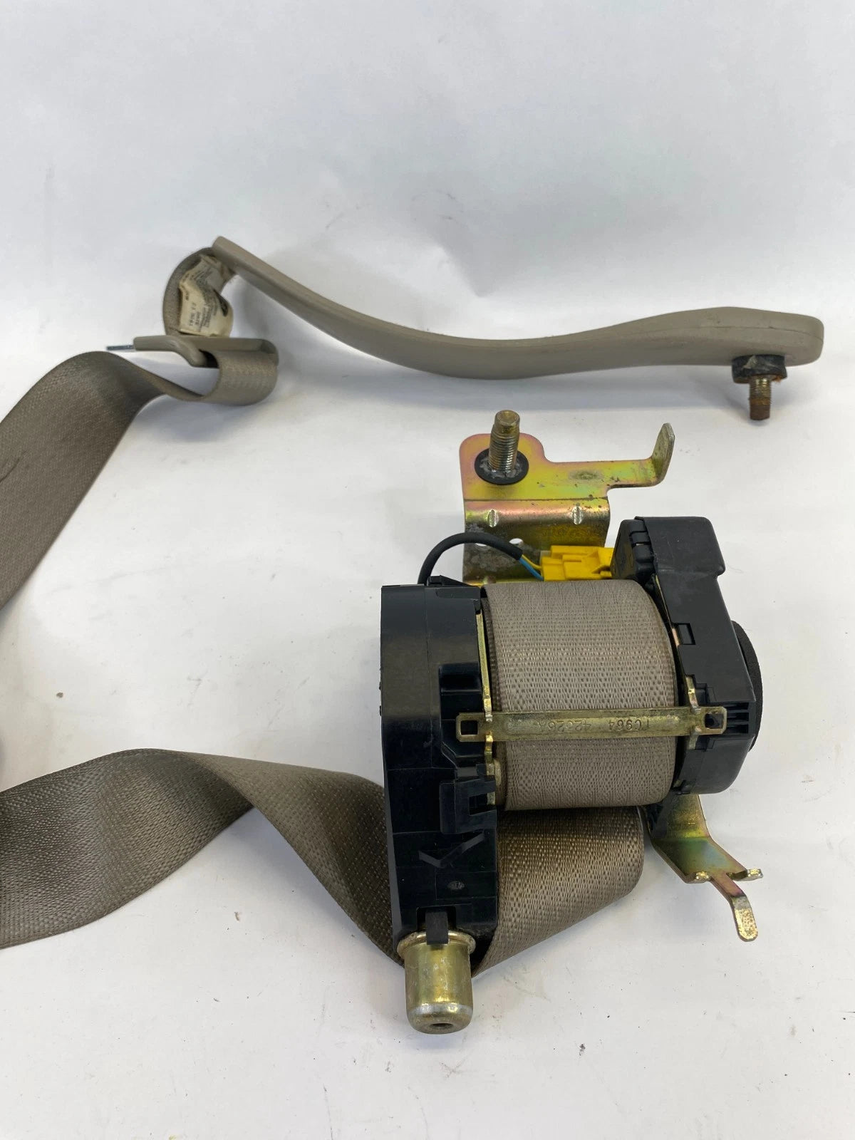 2003 2004 LINCOLN TOWN CAR FRONT RH PASSENGER SEAT BELT RETRACTOR ASSEMBLY OEM
