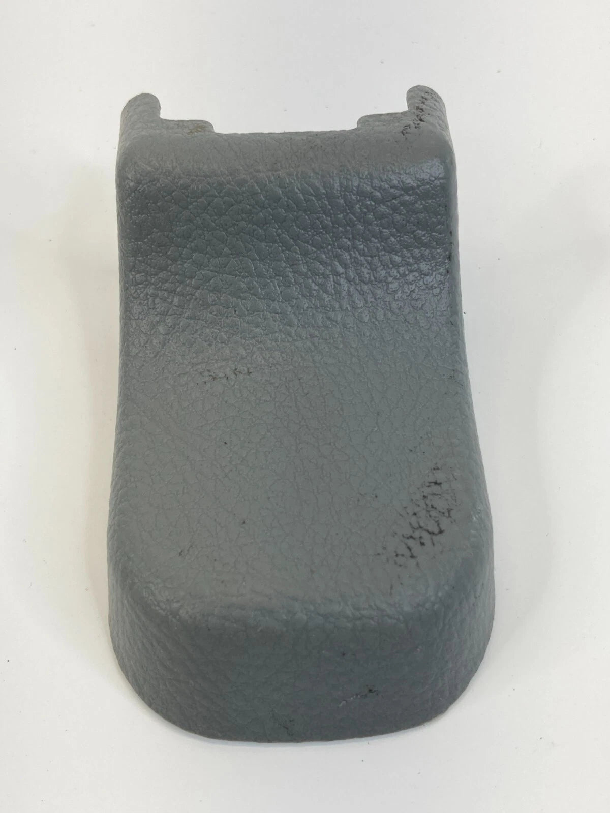 07-09 HYUNDAI SANTA FE FRONT RIGHT SEAT RAIL TRACK MOUNT COVER 88097-2B200 OEM