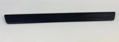 10-15 TOYOTA PRIUS FRONT RIGHT SIDE DOOR SCUFF PLATE STEP TRIM PANEL 67911-47030