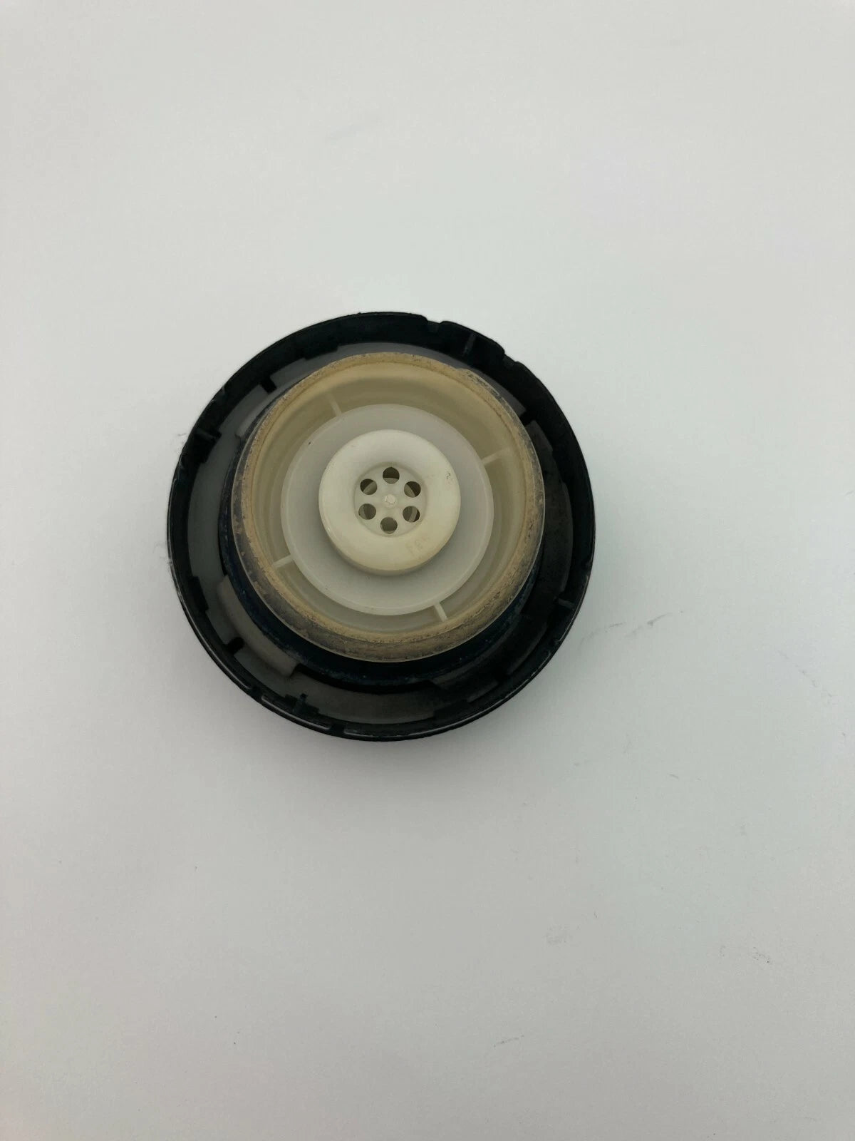 1998 1999 2000 2001 LEXUS GS300 FUEL FILLER GAS TANK LID CAP COVER OEM