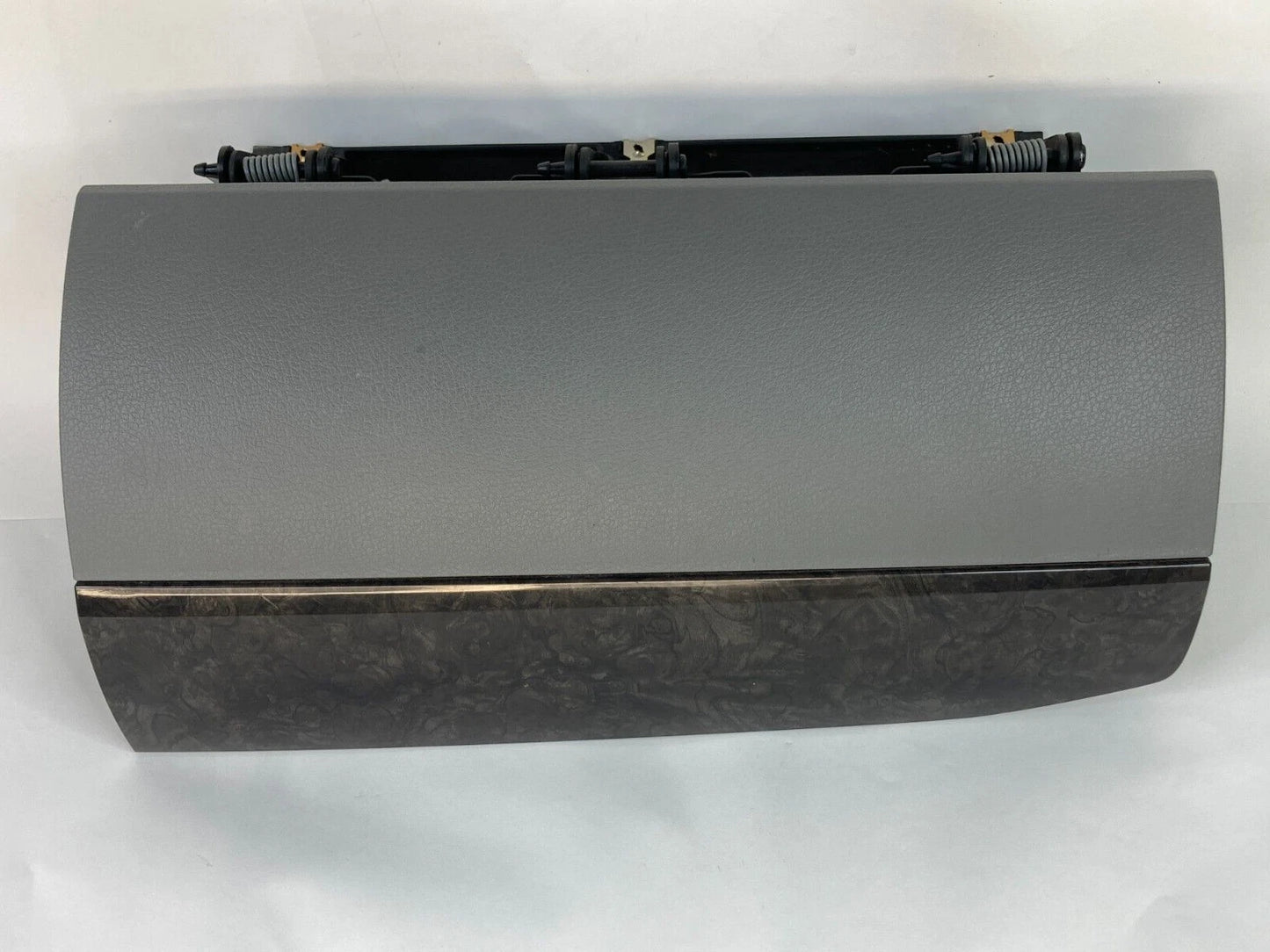 2008-2010 DODGE GRAND CARAVAN UPPER GLOVE BOX DOOR COVER ASSEMBLY 70861BD5 OEM