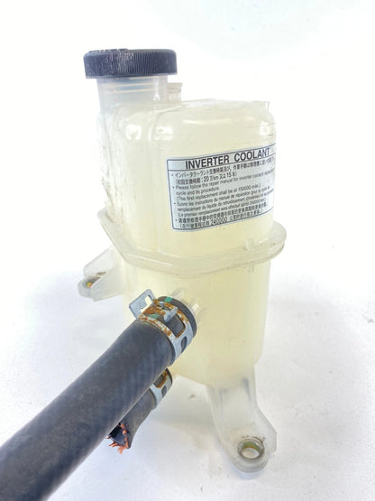 10-15 TOYOTA PRIUS BASE 12-17 PRIUS V RADIATOR COOLANT TANK RESERVOIR BOTTLE OEM